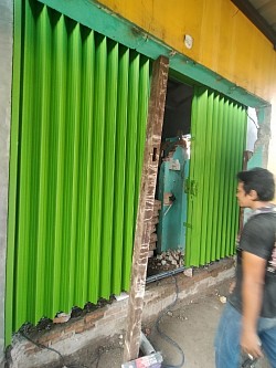 Pemasangan Folding Gate di Sunter Jaya Jakarta