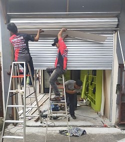 Pemasangan Rolling Door Slet Galvalum lenteng Agung Jakarta