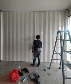 Pemasangan Folding Door PVC Di Puri Kembangan Jakarta